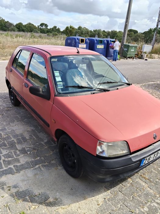 Renault Clio   em bom estado