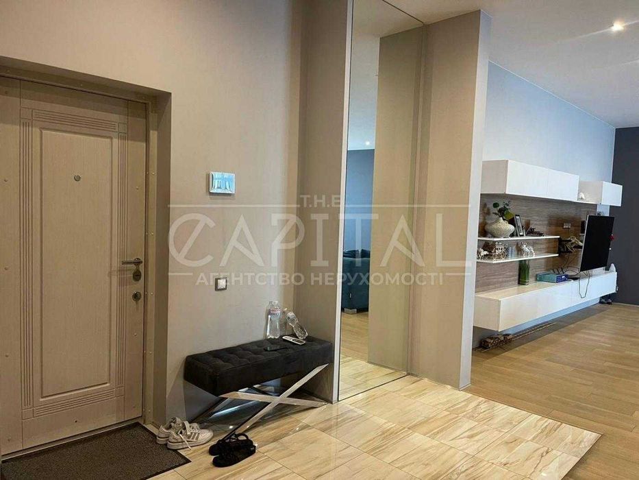 Продаж Коновальця Євгена Печерськ  простора квартира 150м2