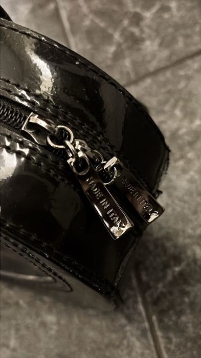 Сумка Valentino.