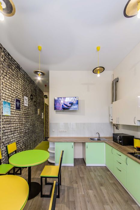 Хостел! Світло та опалення є!  Доба 250 грн, 10 хвилин м.Вокзальна!