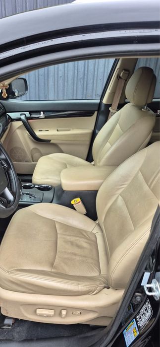 Продам Kia Sorento 2 2012 2.4 бензин