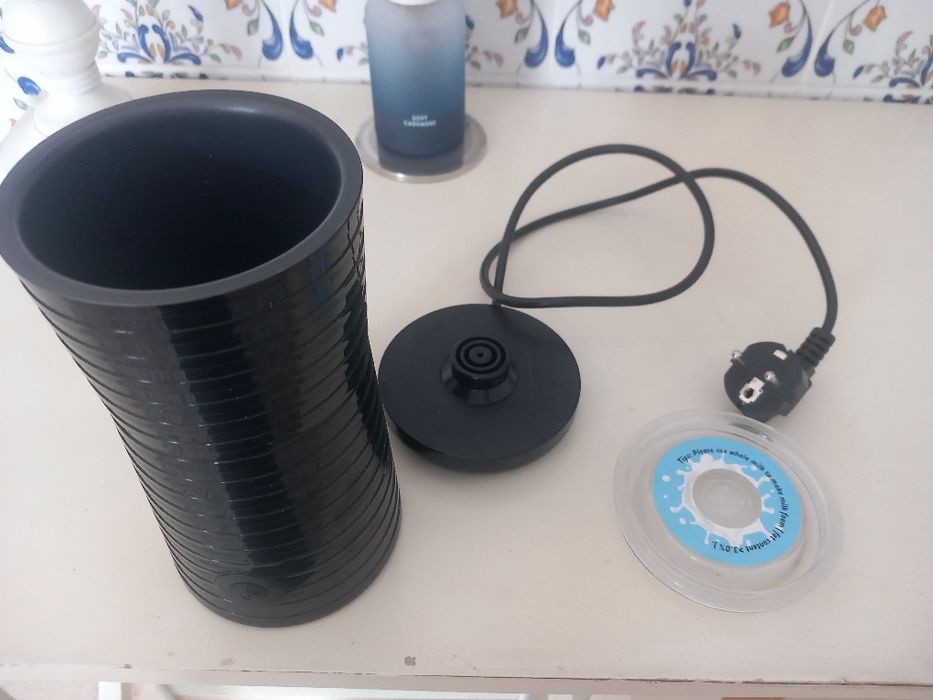 Máquina para fazer  espuma  de leite