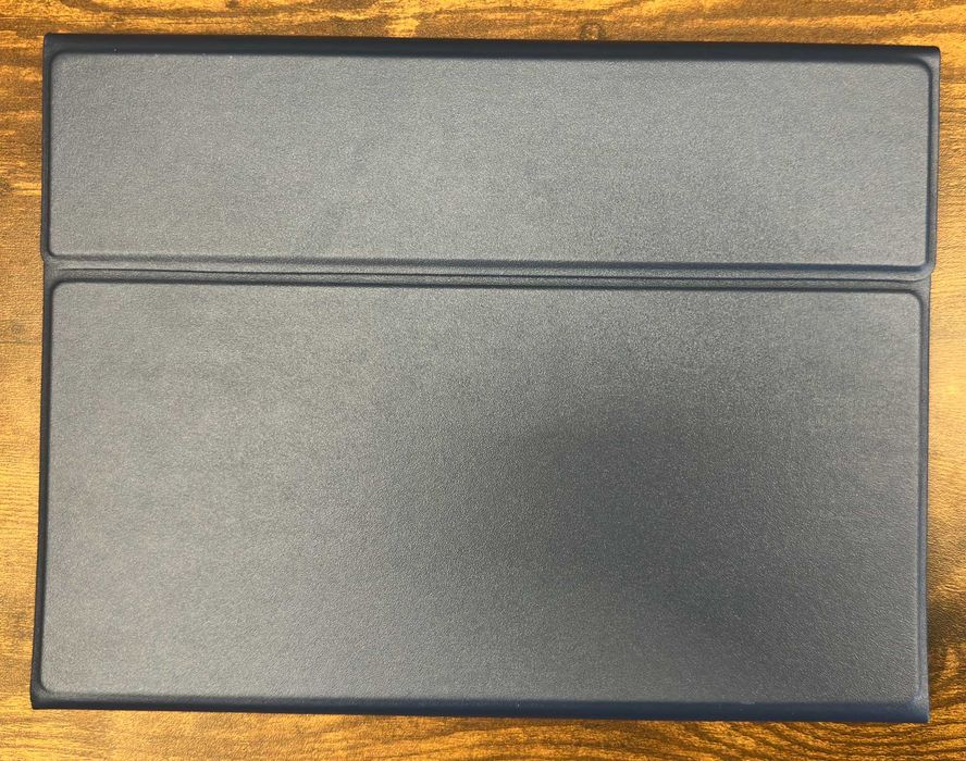 Jademall Case Etui do iPad 9/8/7 Gen. Granatowe klawiatura