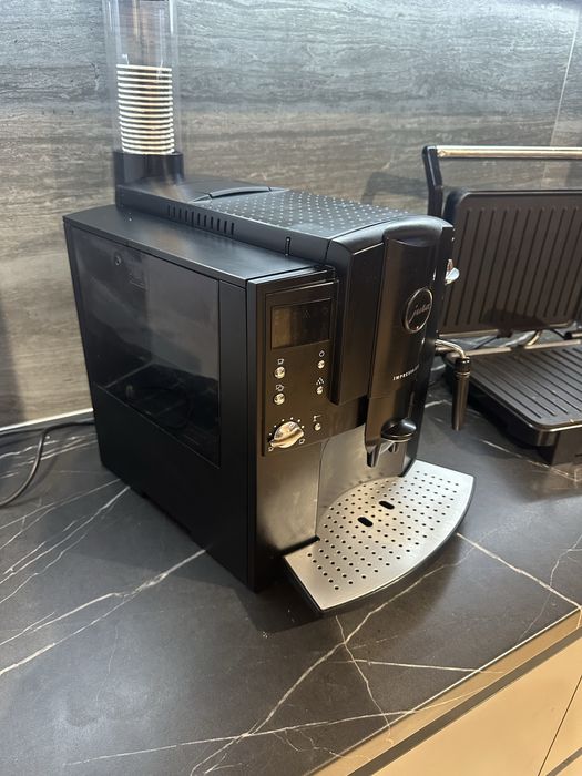 Кавомашина Jura Impressa