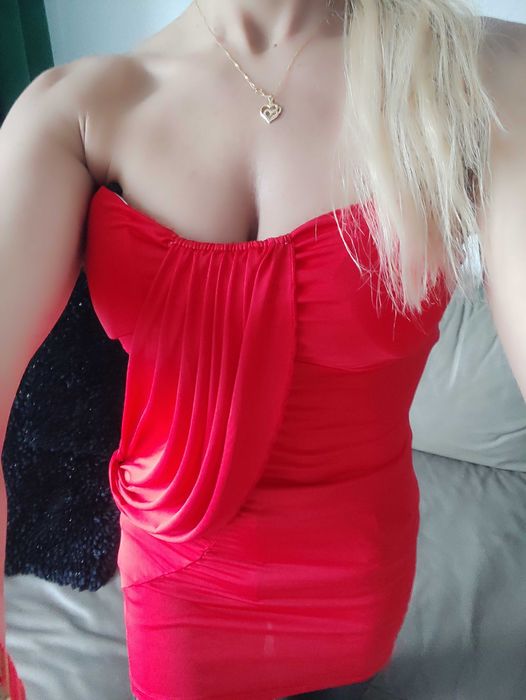 Czerwona sukienka tunika bez ramiączek