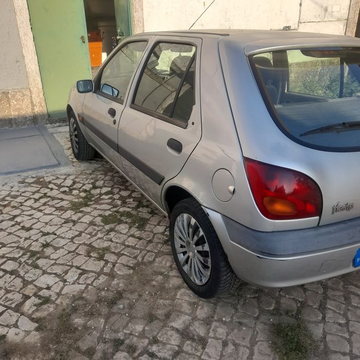 Ford fiesta 2000