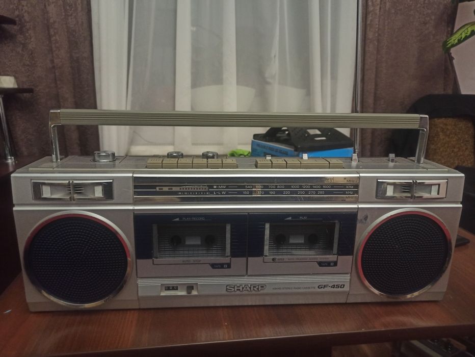 Ретро магнітофон шарп