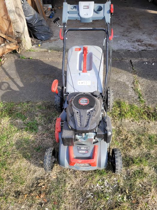 Kosiarka do trawy z napedem