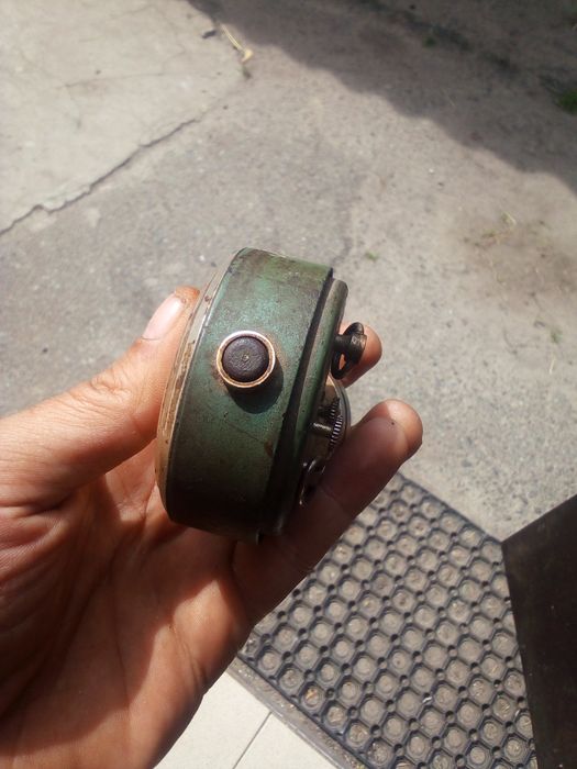 Будильник на запчастини або під відновлення