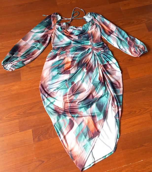 długa sukienka z marszczeniami 44/46 nowa