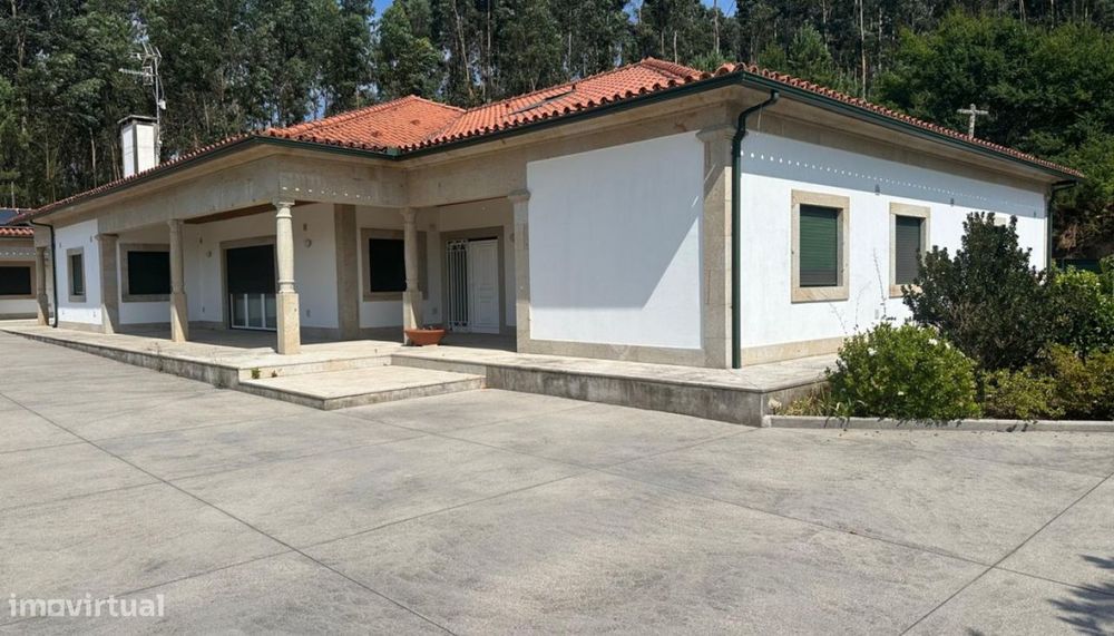 Venda de moradia V4+1, São Martinho de Coura, Paredes de Coura
