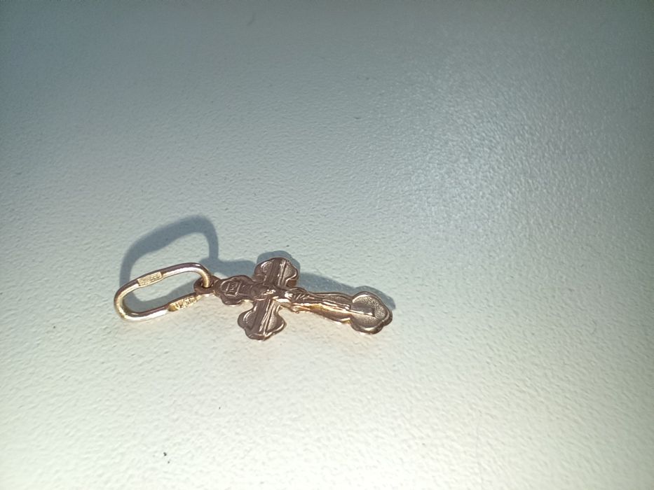 Золотий хрестик (хрест)