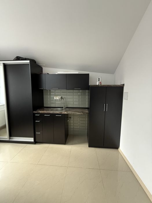 Продаж салону краси у Мостиськах