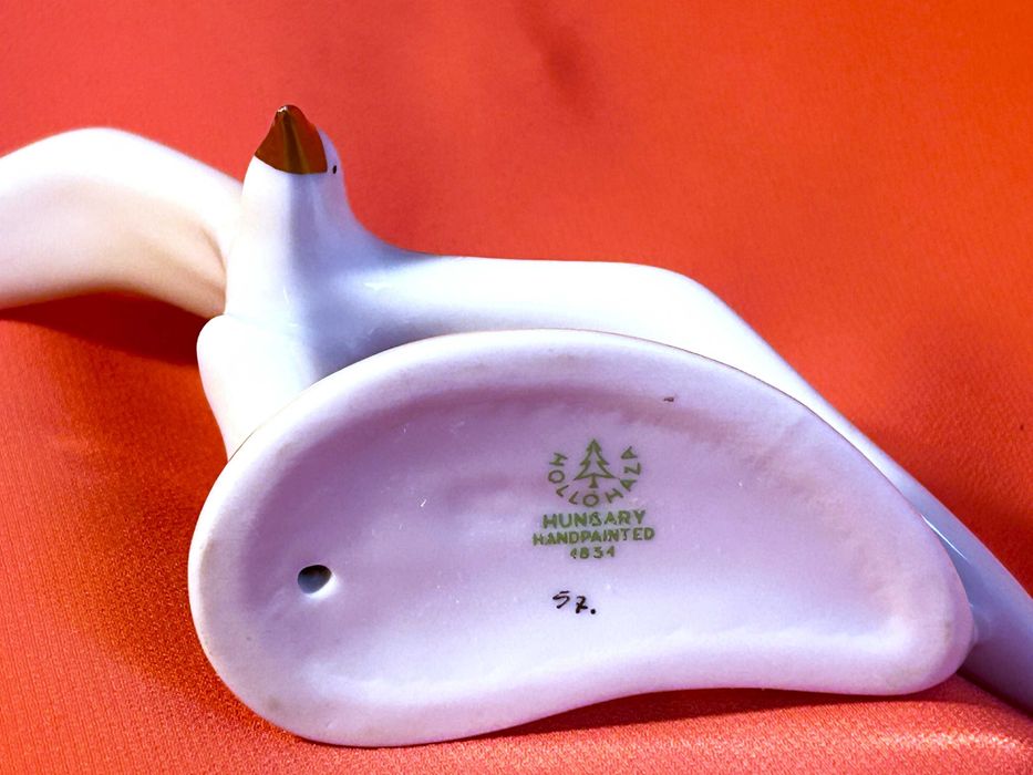 Figurka porcelanowa: „Mewa w locie”,biała porcelana Hollohaza,Hungary