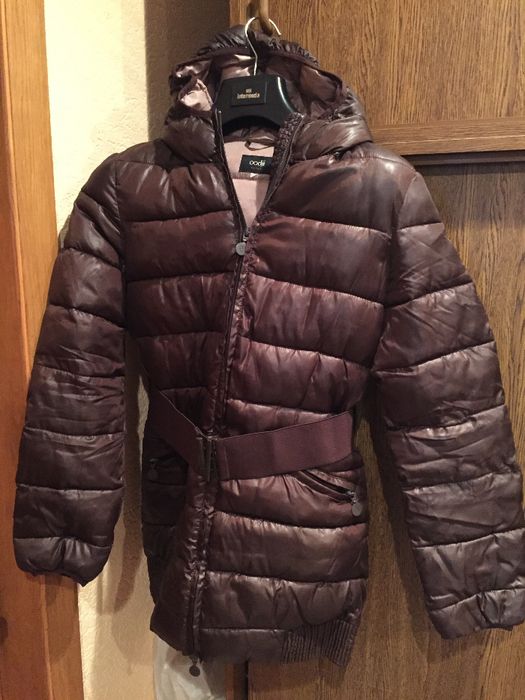 Продам отличную женскую куртку р-р 44-46 (рост 160-166 см)