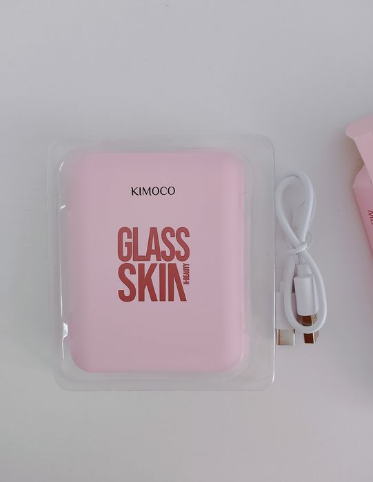 zamykane lusterko kompaktowe LED marki Kimoco