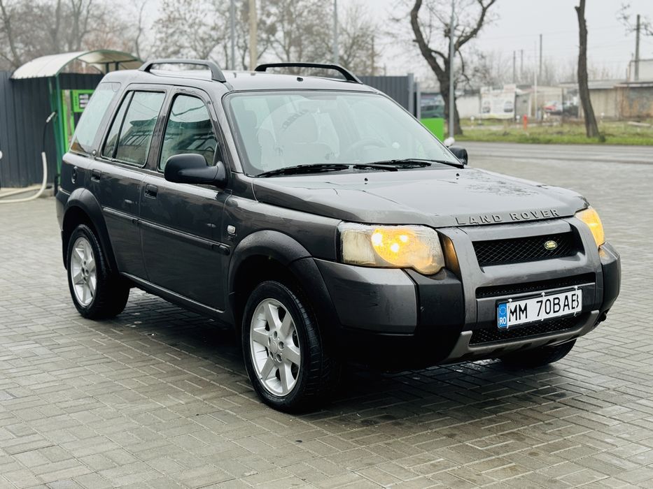 Продам авто LAND Rover в отличном состоянии без вложений варить красить не нужно пороги лонжероны рама целые мотор 2 0 дизель работает отлично Не дымит масло не берёт КПК механика без нарекан по ходовой всё хорошо едет устойчиво печка греет отлично хорошая резина более подробно звоните автомобилем останетесь довольны торг