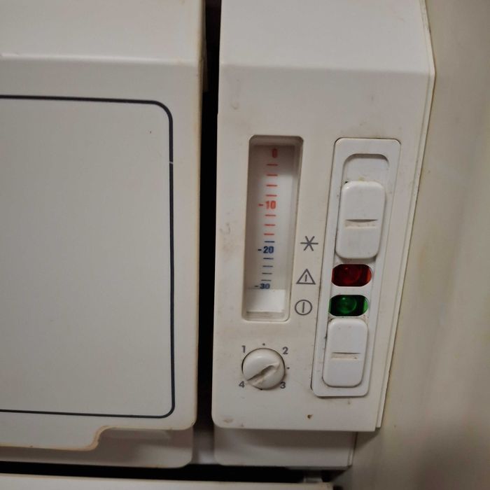 морозильна камера  Simens