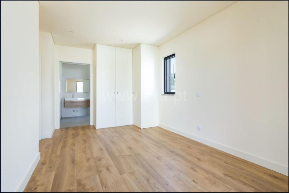 Moradia Nova T3 c/ Piscina, Santo Estêvão  / Benavente