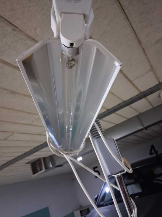 Lampa bakteriobójcza UV zabiegi kosmetyczne kosmetologia