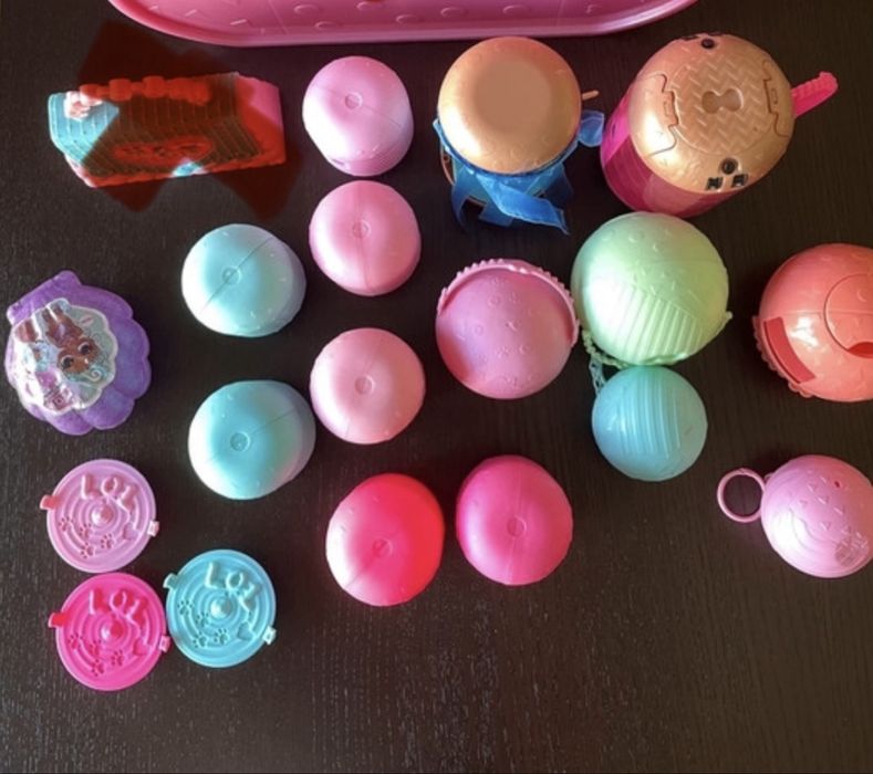 Caixas LOL (bonecas, bebés, pets vendidos à parte)