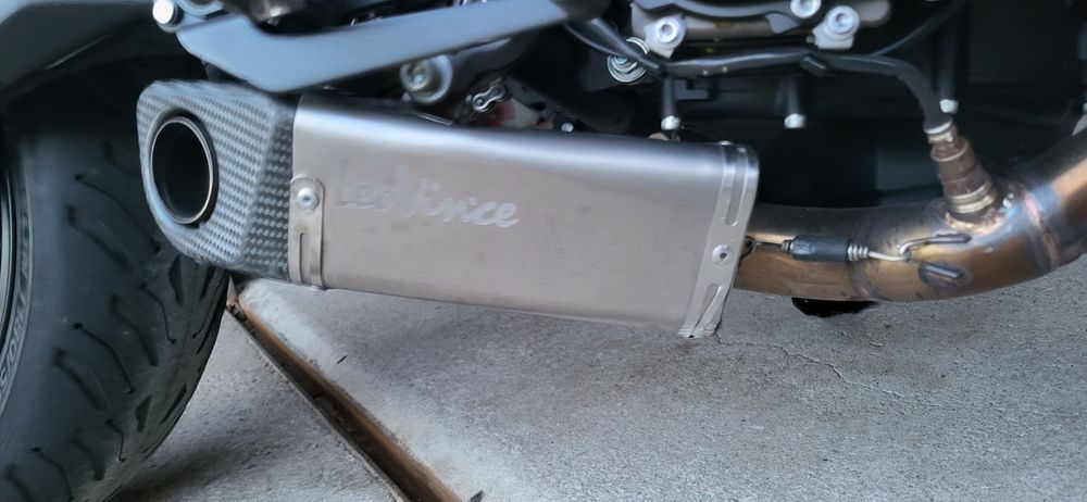 Escape LeoVince Underbody  tracer 7