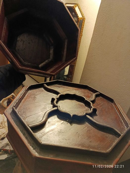Tigela de Aperitivos Madeira Lacada Assinada China Séc XIX 42 cm