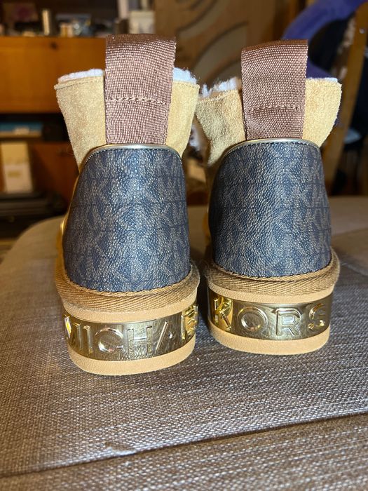 Сапоги зимові Michael Kors, натуральна замша і овчина.