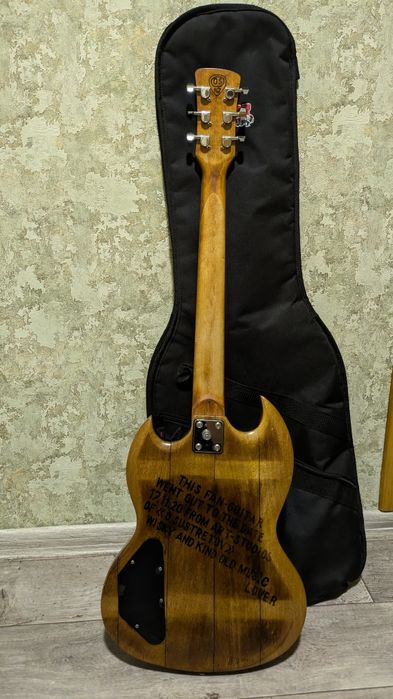 Електрогітара ручної роботи