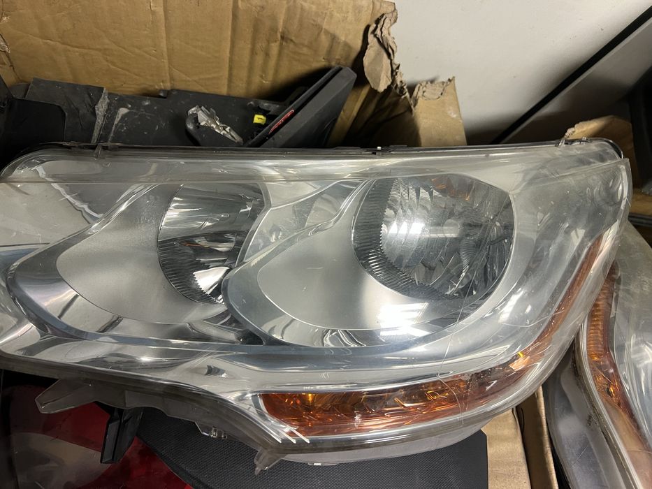 Farois, farolins, volante e quadrante Citröen C4