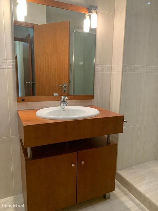 Apartamento T3 mobilado em Ofir - cond. com piscina