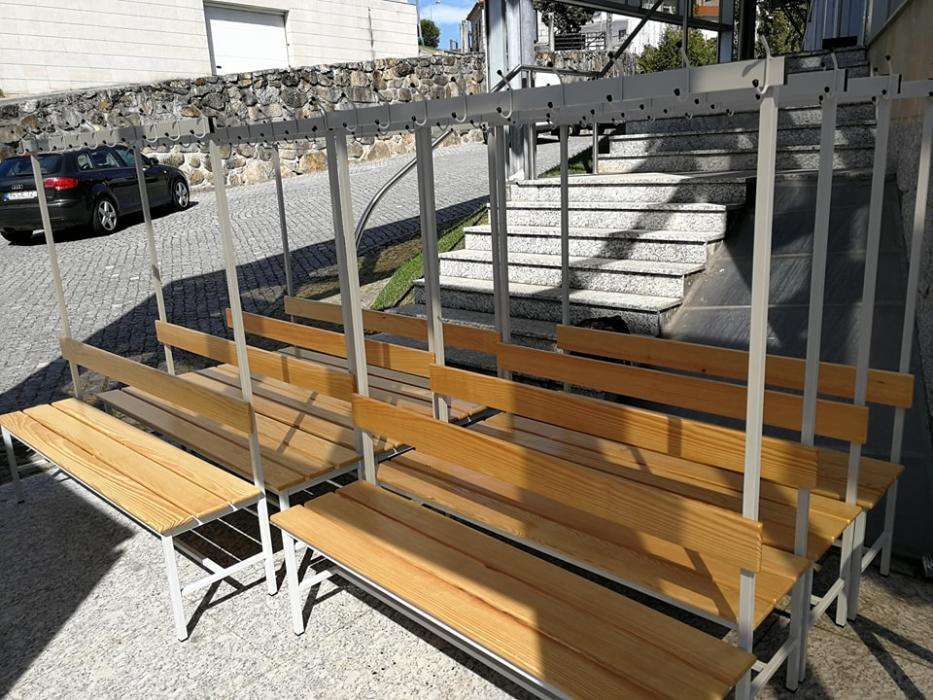 Banco balneário 1,50 com cabide