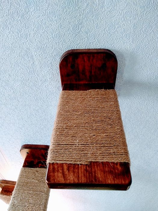 Лежак настенный для котов