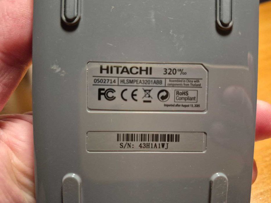 hitachi портативний жорсткий діск, 297 Гб + флешка +док-станція