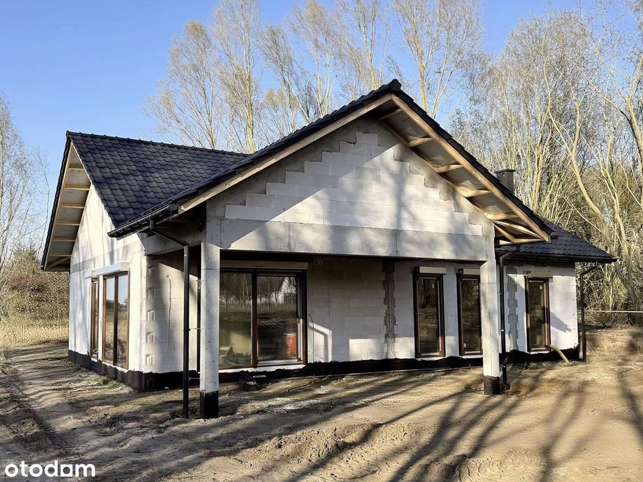 Komfortowy dom parterowy w Dołujach