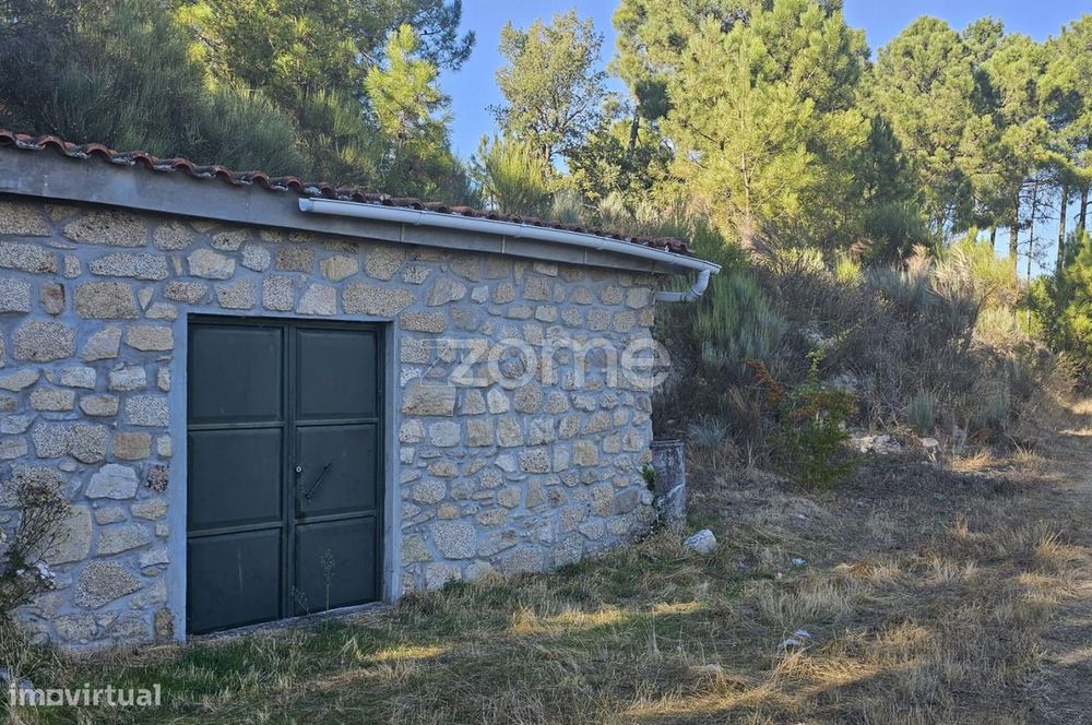 Venda De Dois Prédios Rústicos – Pegarinhos , Alijo