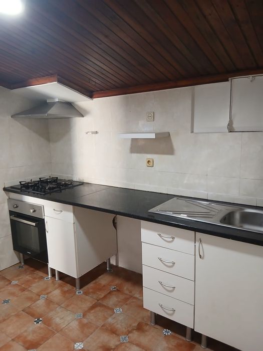 Alugo T2  zona de Sintra - contato apenas por telefone