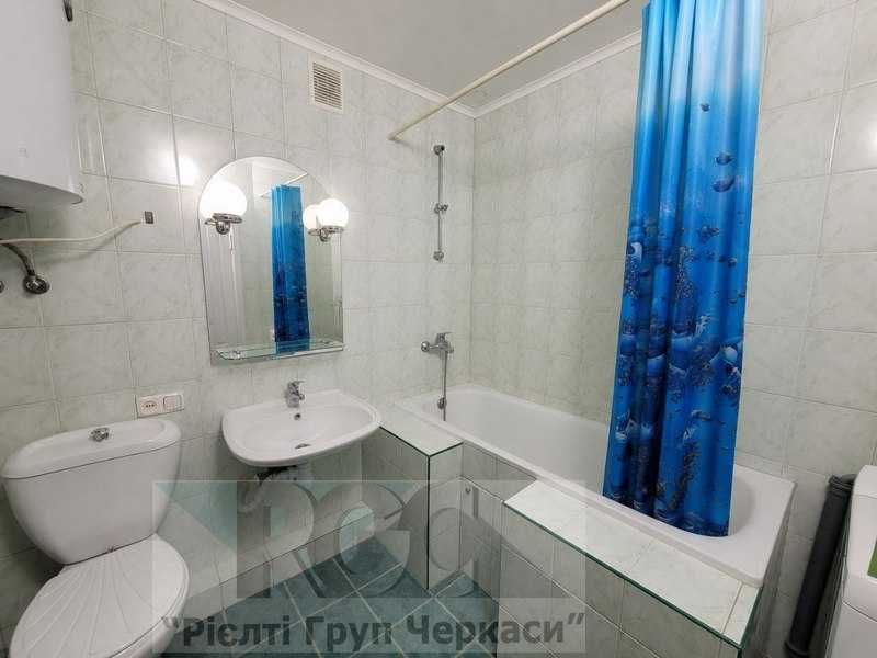 Продаж 3-кімнатної квартири в районі Сєдова