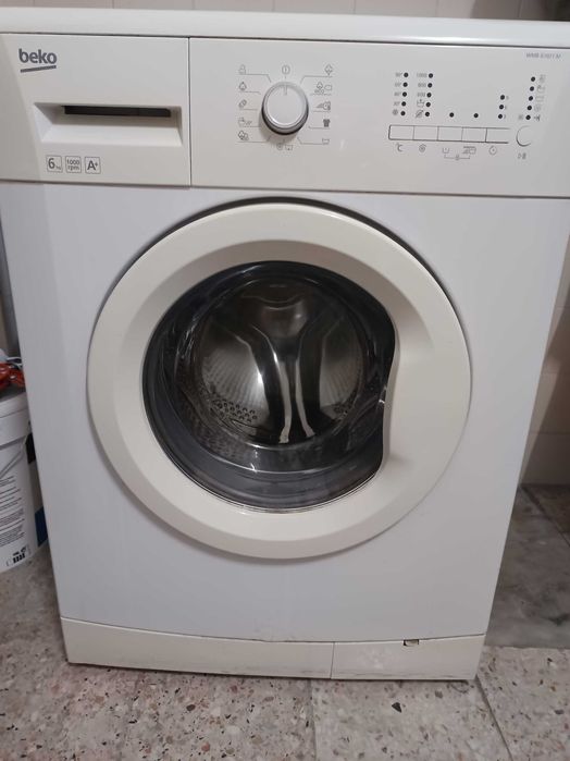 Maquina de lavar roupa Beko.