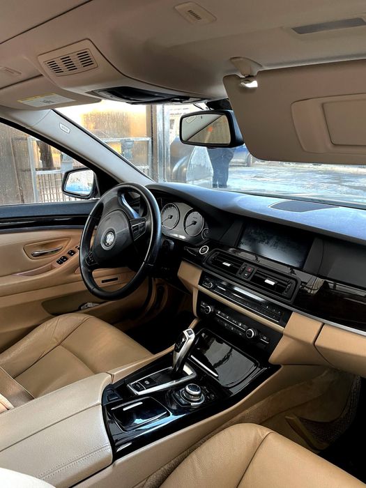 Продам бмв ф10хороший стан один підкрас