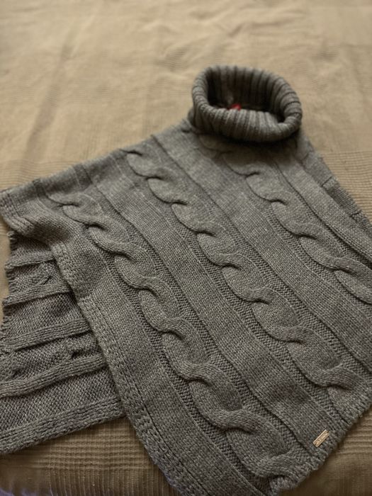 Ponchos da Lion of Porches