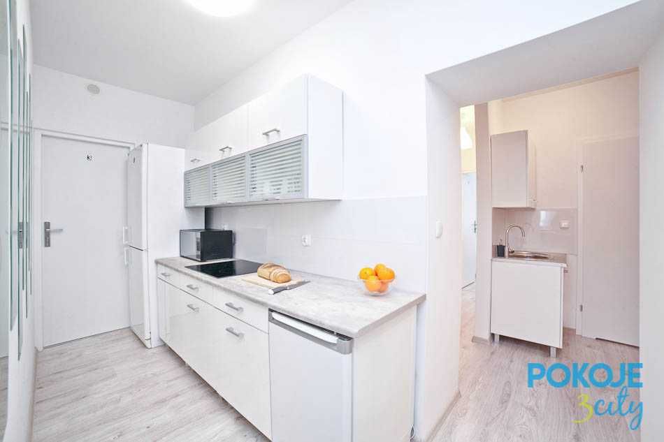 GRABÓWEK świeżo odmalowany pokój blisko UM Morska 99