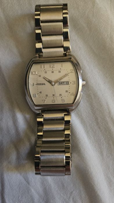 Relógio Fossil em Aço Inoxidável – Clássico e Elegante