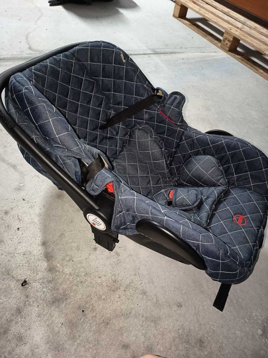 Carrinho de Bebé como novo.