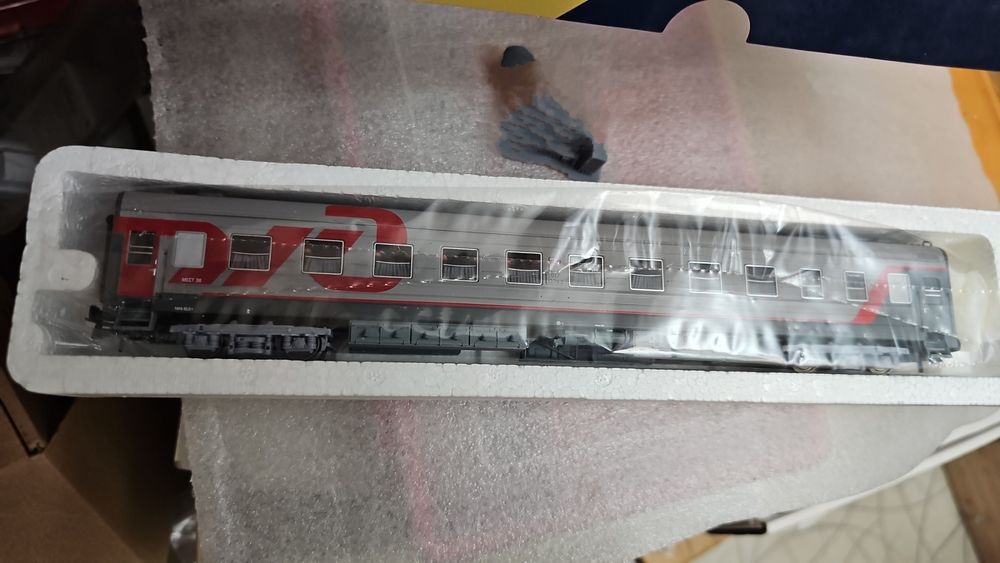 Вагон пассажирский ЦМВ Аммендорф Heris 1:87 HO новый
