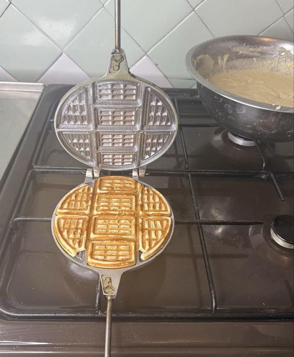 Вафельница треугольник бельгийская венская для выпечки печенья на газу