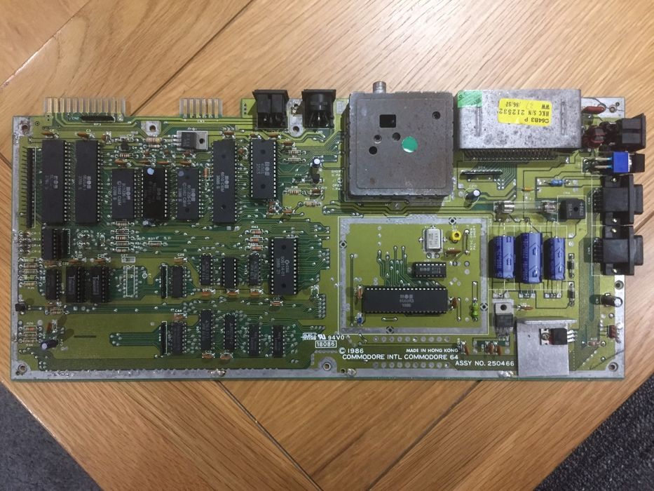Commodore 64 - reparação e manutenção entre outros