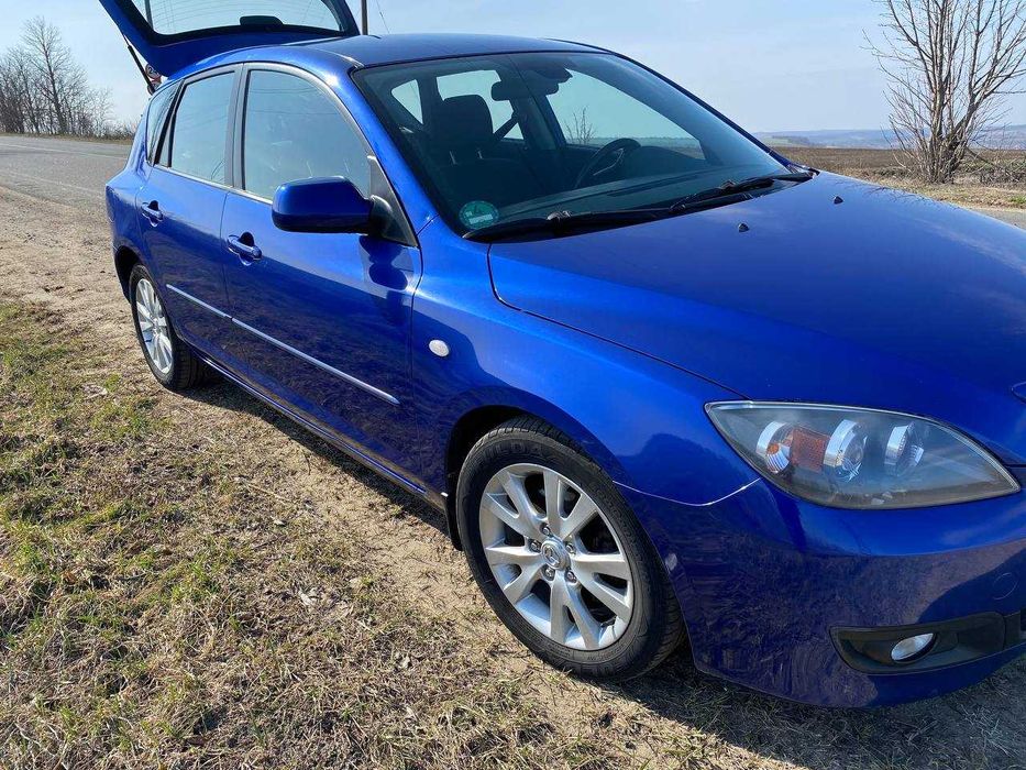 Автомобіль Mazda 3