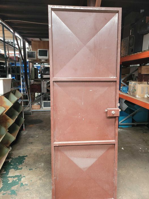 Porta em ferro tubo e chapa