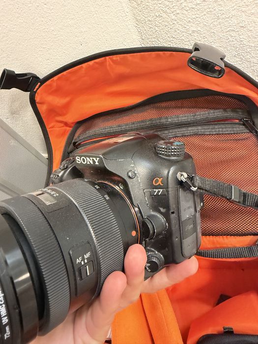 Sony Alpha A77 + 16-50mm f/2.8 SSM + Flash Sony